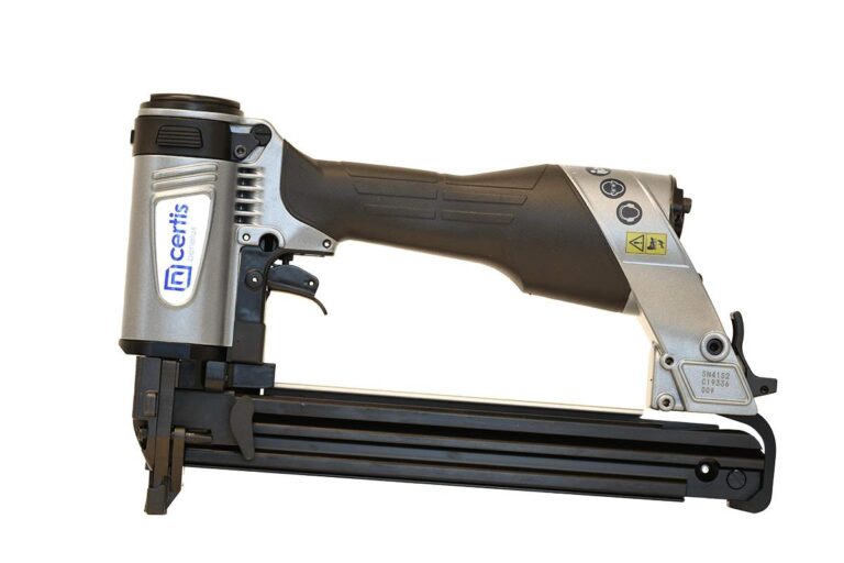 Attaching cardboard Universal, manual staplers for stapling