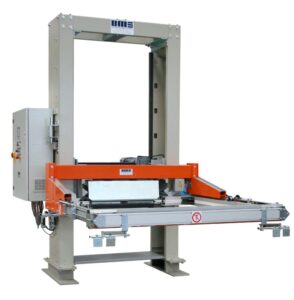 fully-automated, horizontal strapping machine for larger-sized boxes and pallets